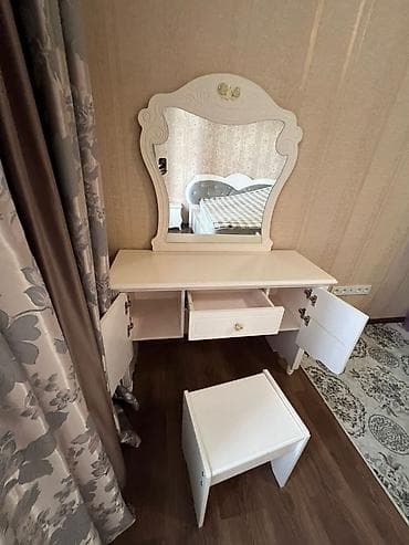 мебельные гарнитуры: Спальный гарнитур в классическом стиле, цвет айвори/молочный с резным — 5