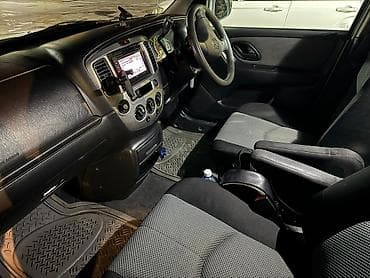 авто до 300000 сом: Mazda Tribute: 2004 г., 2.3 л, Автомат, Бензин — 5