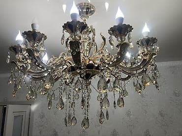 ПРОДАЮ СРОЧНО Люстру Классическая потолочная люстра с хрустальными