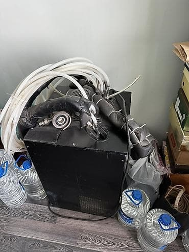 Холодильное оборудование: Промышленный охладитель-раздатчик для напитков Celli Tornado 1/4 - — 1