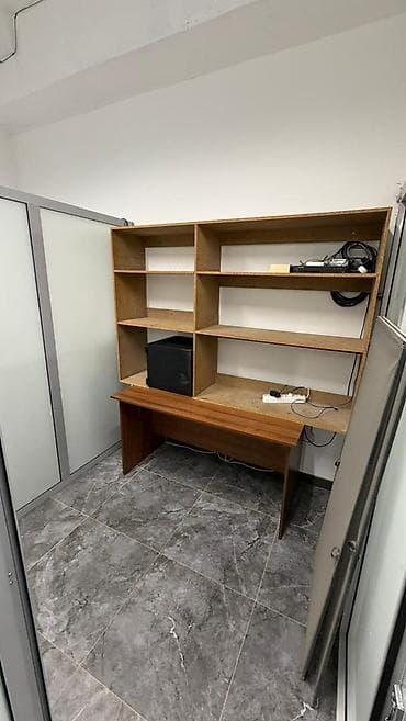 Недвижимость: Аренда офисов, 51 м², В жилом комплексе, 1 линия, С видом на горы, С оборудованием — 4