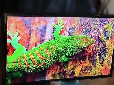 Телевизор Samsung, диагональ экрана около 32–40". - ЖК-панель с — 1