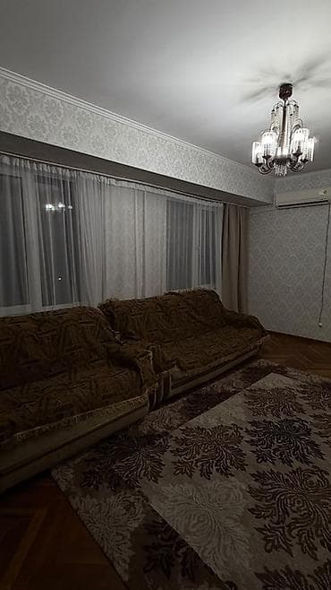 дом кожомкул: Сдаётся 3 комнатная квартира в центре города. Рядом Цум, Гум Дордой — 2