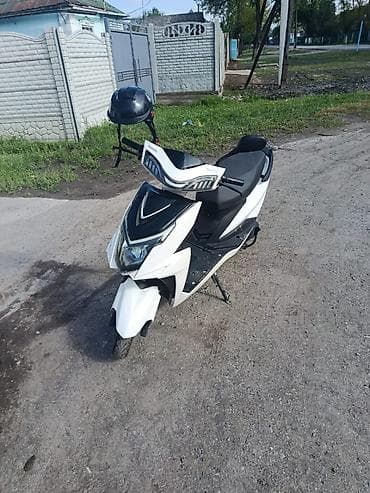 ремень на скутер: Скутер/мопед, городской, 2-местный - Кузов: современный дизайн, белый — 1