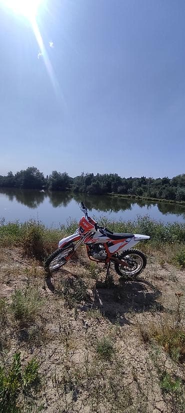 Транспорт: Эндуро 250 куб. см, Бензин — 4