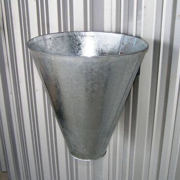 Конус для убоя птицы M оцинкованная сталь Конус для убоя кур и другой at lalafo.kg Конус для убоя птицы M оцинкованная сталь Конус для убоя кур и другой