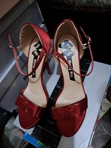 Жеке буюмдар: 1). Вечерняя обувь. На выпускной. 39размер, Merry Kea. За — 6