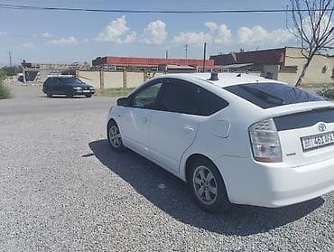 trunk q: Toyota Prius: 2006 г., 1.5 л, Вариатор, Гибрид, Хэтчбэк — 4