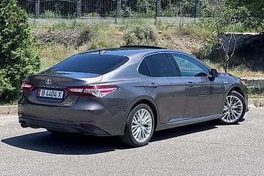 e2 byd: Toyota Camry: 2019 г., 2.5 л, Вариатор, Гибрид, Седан — 2