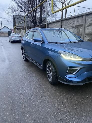 byd e5 цена: Weltmeister EX5, 2021 г., 60000 км, Передний, В наличии — 2