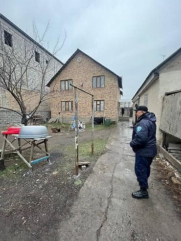 район дордой: Үй, 62 м², 2 бөлмө, Кыймылсыз мүлк агенттиги, Эски ремонт — 5