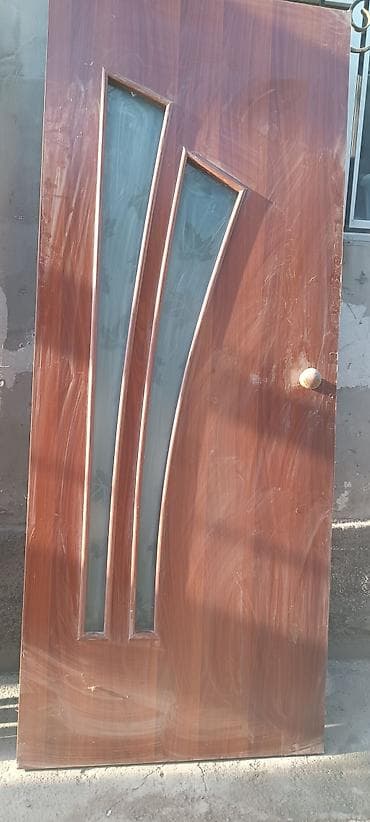 Межкомнатная дверь, Б/у, Со стеклом, Одностворчатая, Деревянная, Распашная, цвет - Коричневый