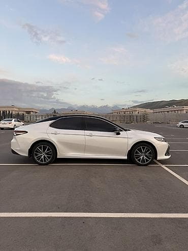 Унаа: Toyota Camry: 2021 г., 2.5 л, Автомат, Бензин, Седан — 4