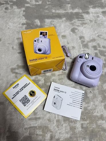 Продается FujiFilm Instax Mini 12 ! Камера практически новая