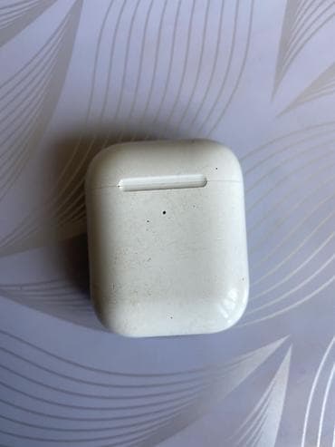 Беспроводной зарядный футляр для наушников форм‑фактора «капля»