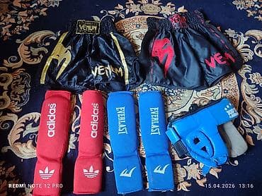 Комплект экипировки для единоборств: - Шорты Venum (2 пары): черные с