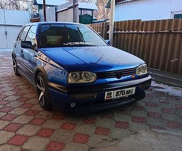 Volkswagen Golf: 1995 г., 1.8 л, Механика, Бензин, Хэтчбэк