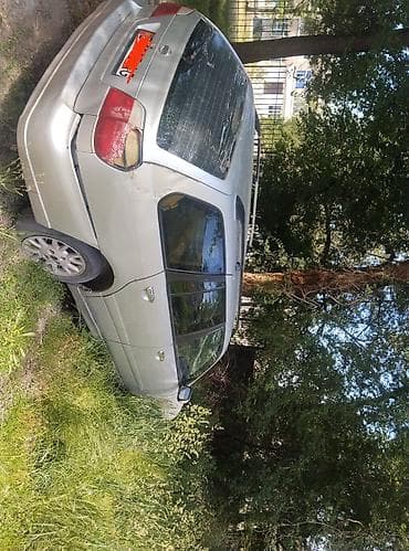 портер капот: Nissan Primera: 2001 г., 1.8 л, Универсал — 3