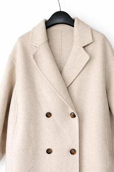 женская чёрное пальто: Женское пальто прямого кроя. - Материал: плотная шерстяная ткань — 8