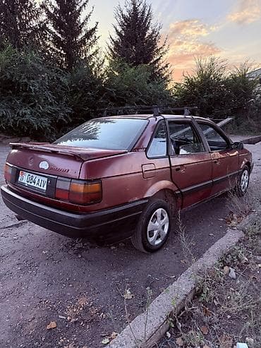 hongqi e: Volkswagen Passat: 1988 г. — 2