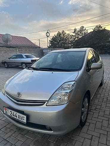 Toyota Prius: 2004 г., 1.5 л, Вариатор, Гибрид, Фастбек
