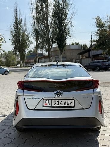 подключаемый гибрид: Toyota Prius: 2020 г., 1.8 л, Автомат, Гибрид, Хэтчбэк — 6