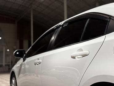 toyota corolla e120: Toyota Corolla: 2025 г., 1.8 л, Гибрид, Седан — 6