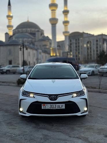 matiz 2009: Toyota Corolla: 2019 г., 1.8 л, Гибрид, Седан — 2