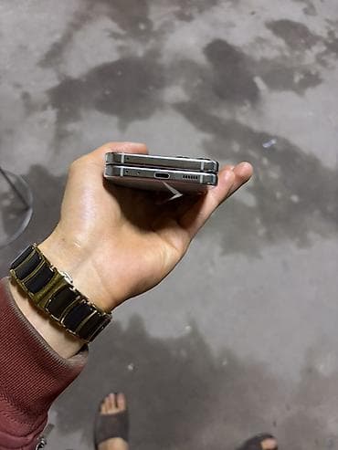 deco e4: Samsung Galaxy Z Flip 5, Новый, 256 ГБ, цвет - Серебристый — 5