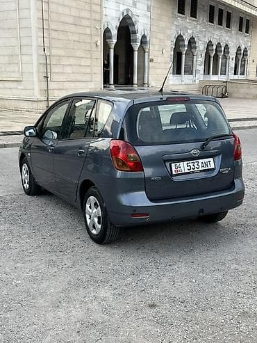 Toyota Corolla Verso: 2003 г., 1.6 л, Механика, Бензин, Минивэн — 7