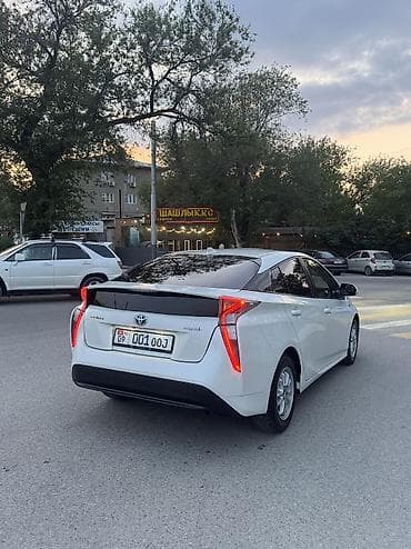 машины до 150к: Toyota Prius: 2016 г., 1.8 л, Вариатор, Гибрид, Хэтчбэк — 4