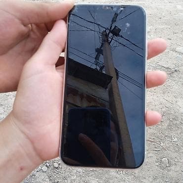 Apple iPhone 11, белый - Экран 6.1" Liquid Retina HD (IPS), True — 2