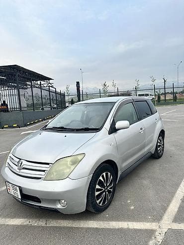 Унаа сатуу: Toyota Ist: 2003 г., 1.5 л, Автомат, Бензин, Хетчбек — 1