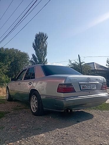 mazda 626 2001: Mercedes-Benz W124: 1993 г., 2.2 л, Бензин, Седан — 1