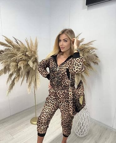 беги джинсы: Женский комплект: костюм с леопардовым принтом + сумка. новый — 4