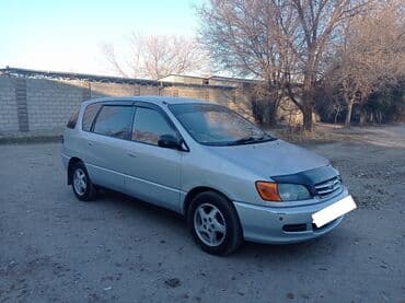 камера на зил: Toyota Ipsum: 1999 г. — 3