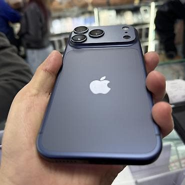iphone osh: IPhone 17 Pro Max, Б/у, 256 ГБ, Синий, Защитное стекло, Чехол, Кабель, 100 % — 8