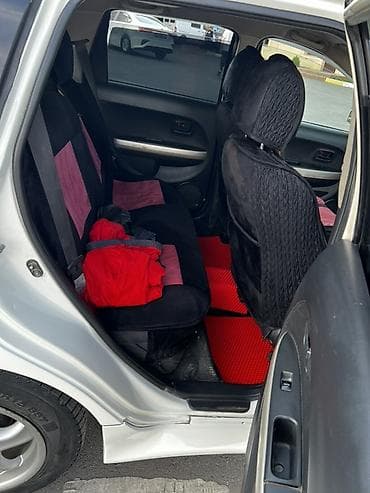 lexus 2001: Toyota Ist: 2003 г., 1.5 л, Автомат, Газ, Хэтчбэк — 9
