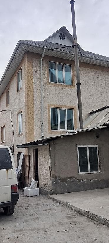дом 7 комнат: Срочно продаётся трёхэтажный дом 7 комнат с придомовыми постройками — 4