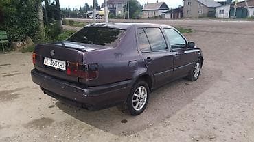 Унаа сатуу: Volkswagen Vento: 1992 г., 1.8 л, Кол менен иштөөчү, Бензин — 6