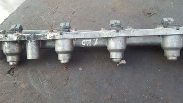 focus: Ford Focus двигатель 1.3 2000 год форсунки двигатель имеется также 1.3 — 1