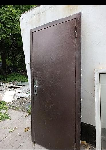 мир двери: Дверь для хозяйственных помещений и складов, Б/у, Металлическая, Одностворчатая — 1