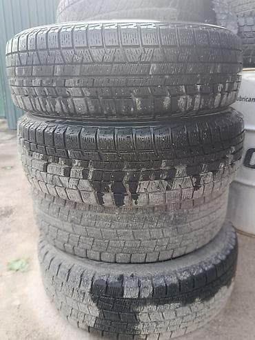 Комплект из 4 автомобильных шин (зимний рисунок протектора)