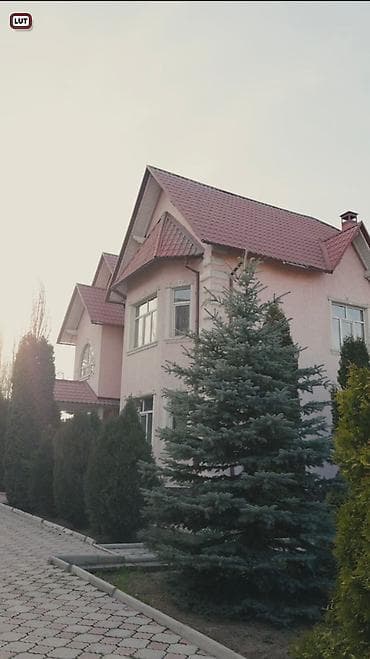 Дома: 288 м², 6 комнат, Евроремонт, Парковка, Забор, огорожен — 1