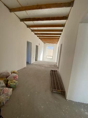 микрорайоне: Продается 2-этажный дом Район Юг-2, центр Площадь дома: 250 м² — 5