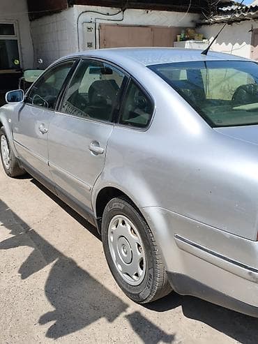 Volkswagen Passat: 2001 г., 1.8 л, Механика, Бензин, Седан — 4