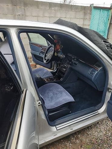 аварийной машина: Mercedes-Benz E-Class: 1996 г., 4.2 л, Автомат, Бензин, Седан — 7
