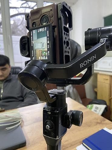 Фотоаппараты: СРОЧНО ‼️ SONY ALPHA A7III Объектив: Стандарт / Sony FE 20mm f/1.8 — 4