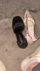 белое длинное платье с рукавами: Белое женское платье с воздушной полупрозрачной верхней тканью. - — 1