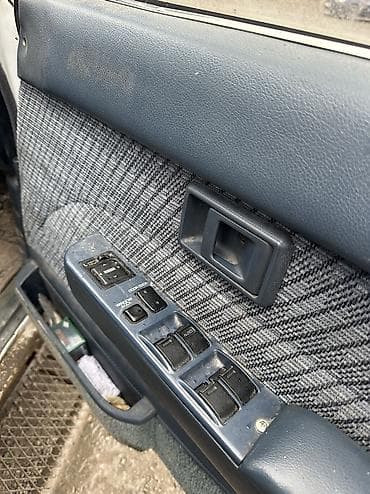 коробка москвич: Toyota Hilux Surf: 1992 г., Пикап — 10